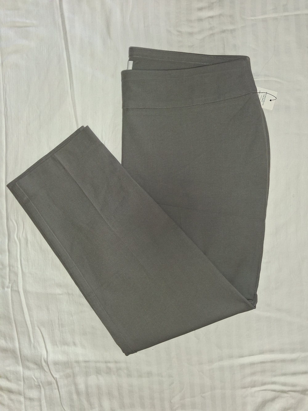NWT CROWN & IVY GRAY ASHLEY SHORT PANTS SZ 16